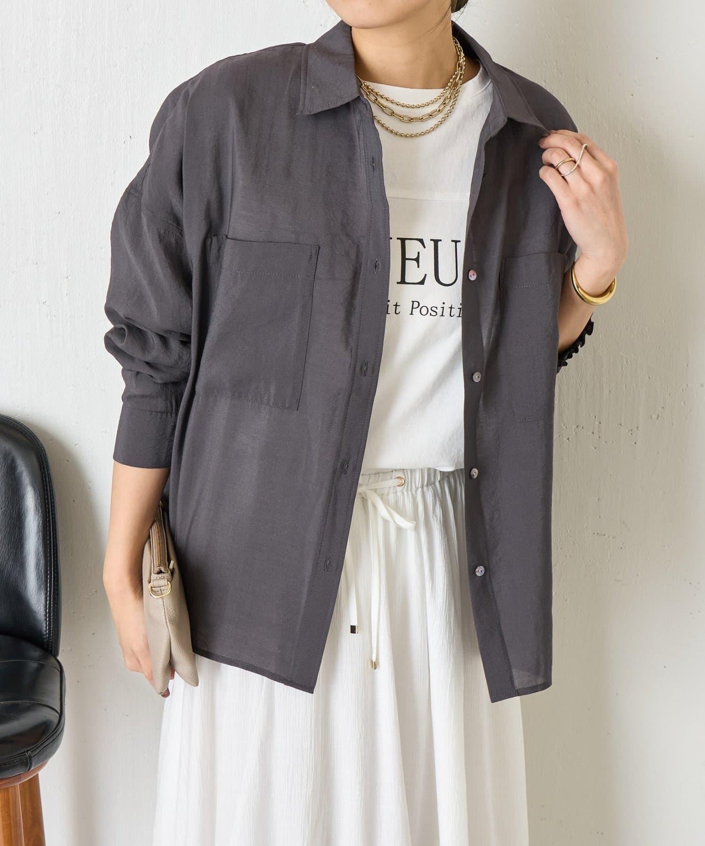 後弧形抽褶設計襯衫