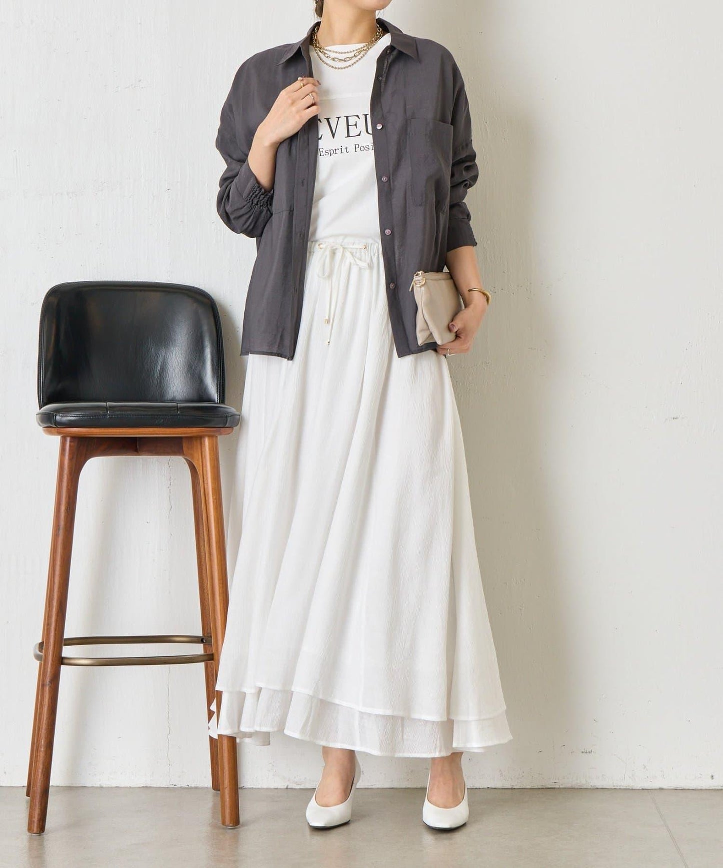 後弧形抽褶設計襯衫