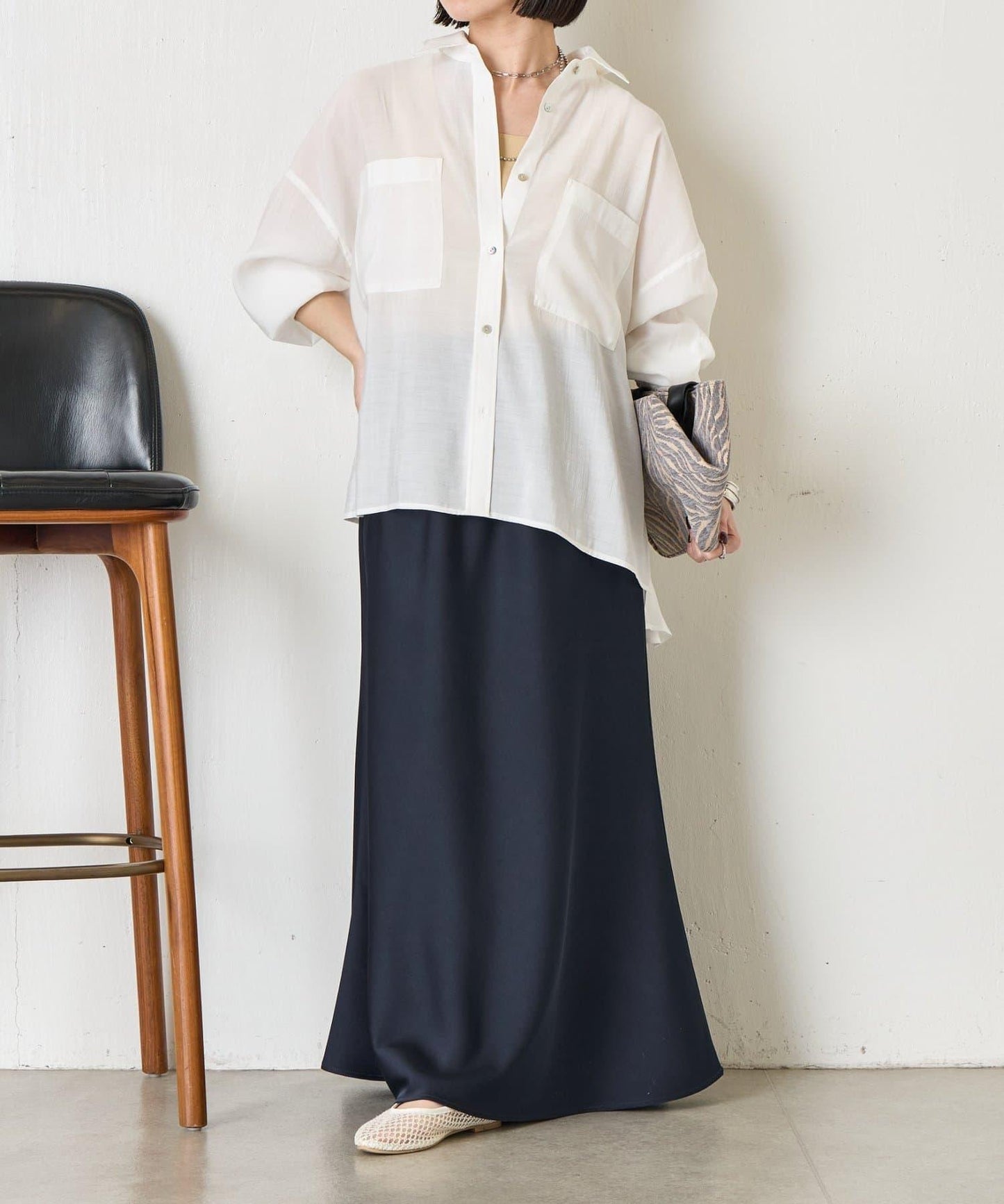 後弧形抽褶設計襯衫