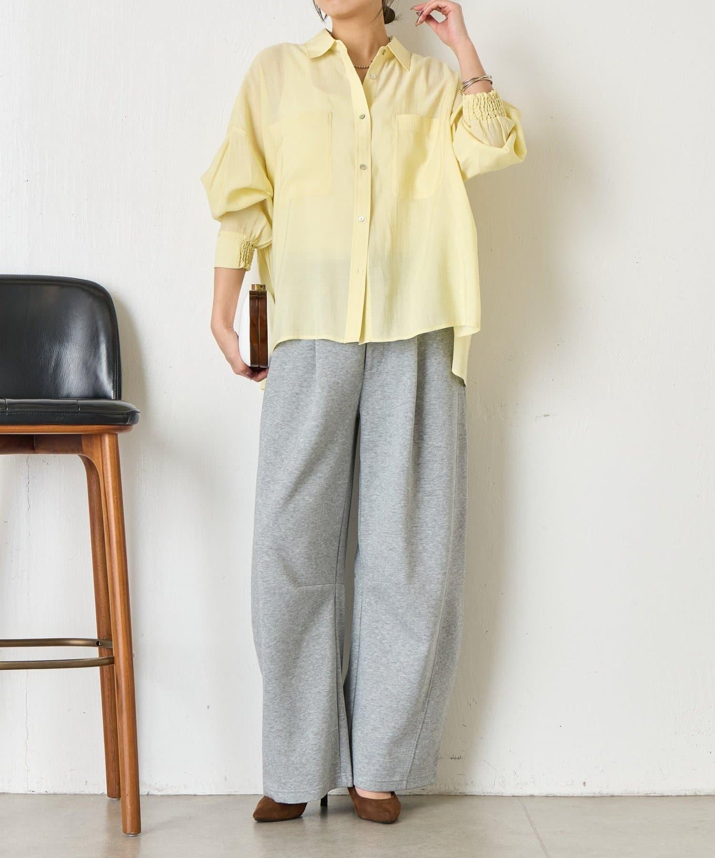 後弧形抽褶設計襯衫