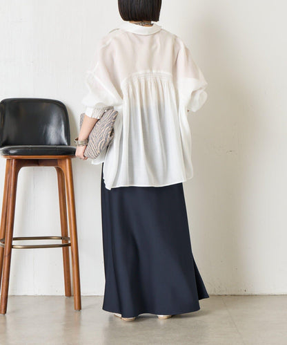 後弧形抽褶設計襯衫