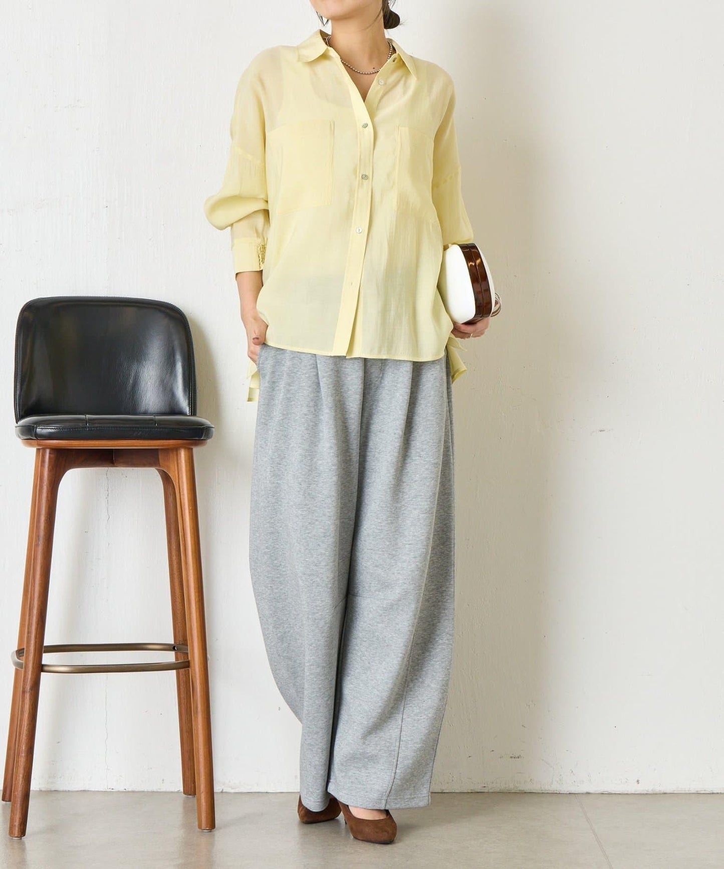 後弧形抽褶設計襯衫