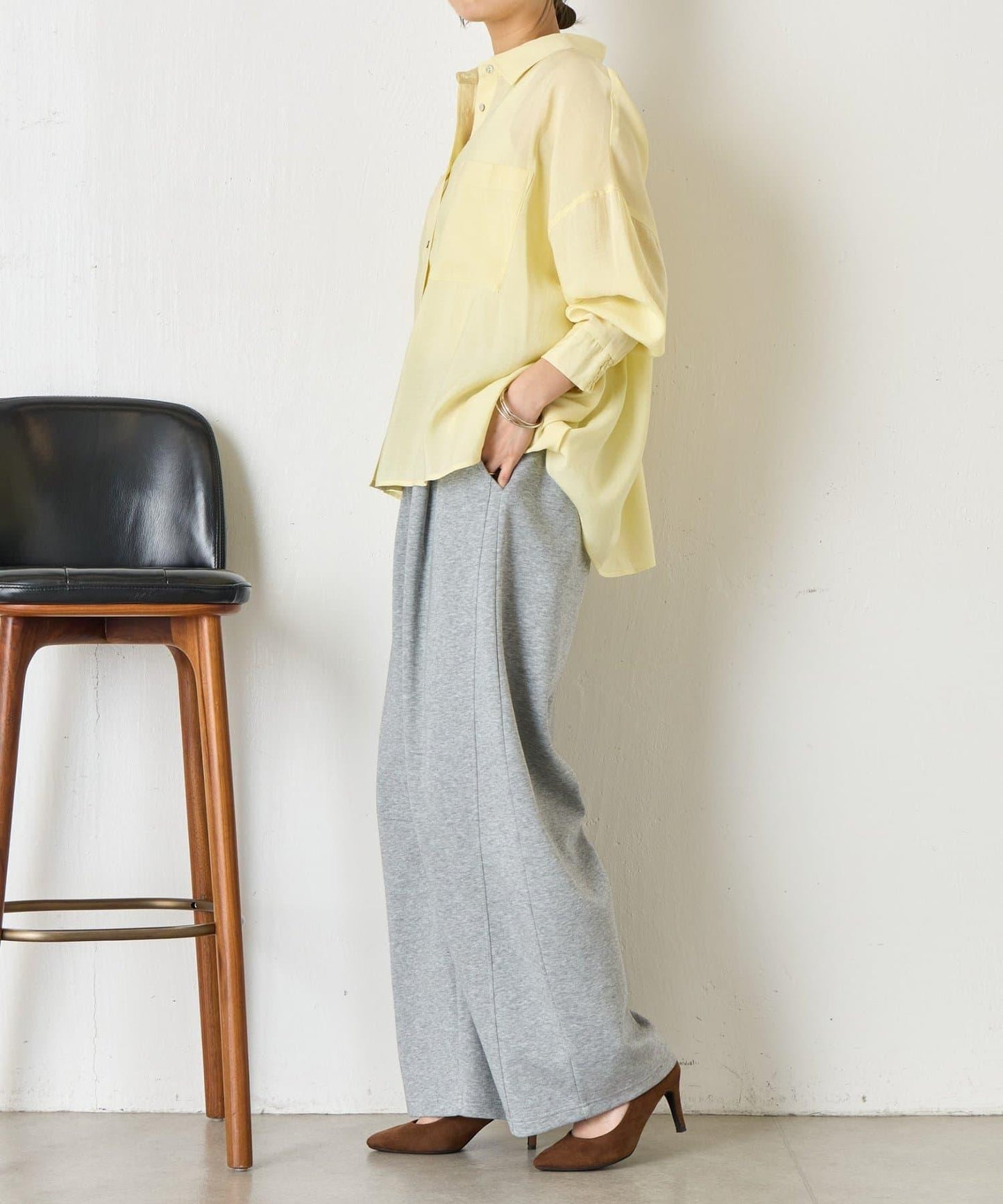 後弧形抽褶設計襯衫