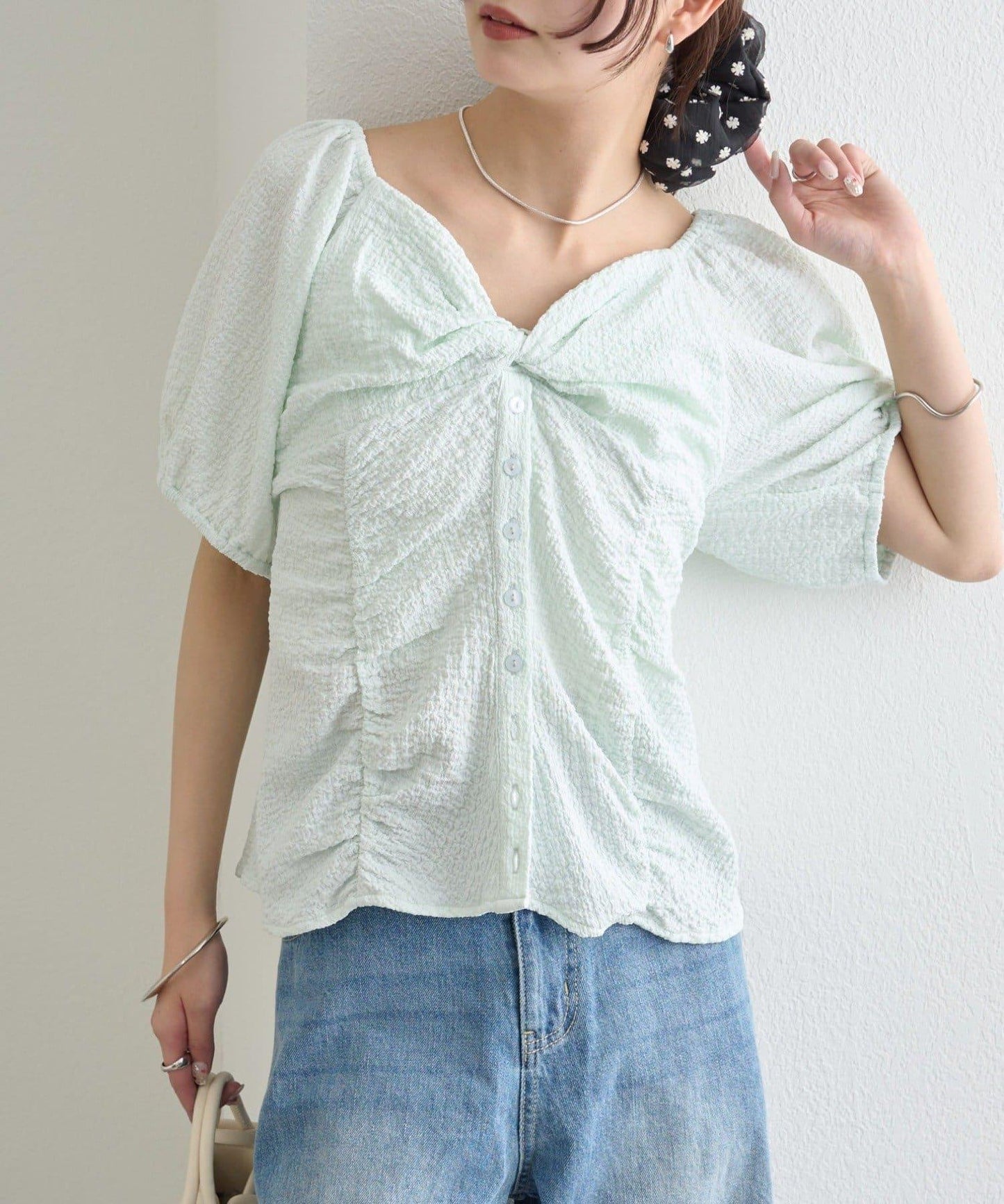 心形領泡泡袖襯衫