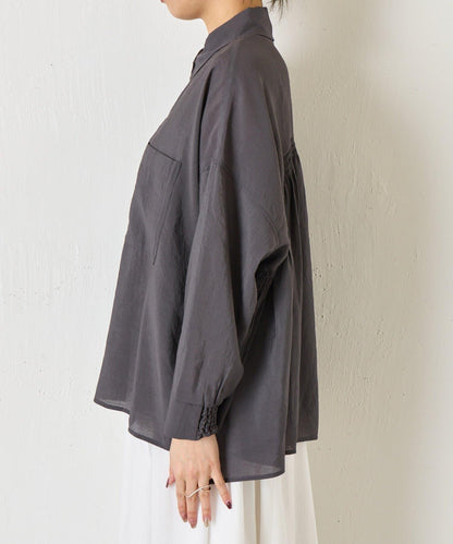 後弧形抽褶設計襯衫