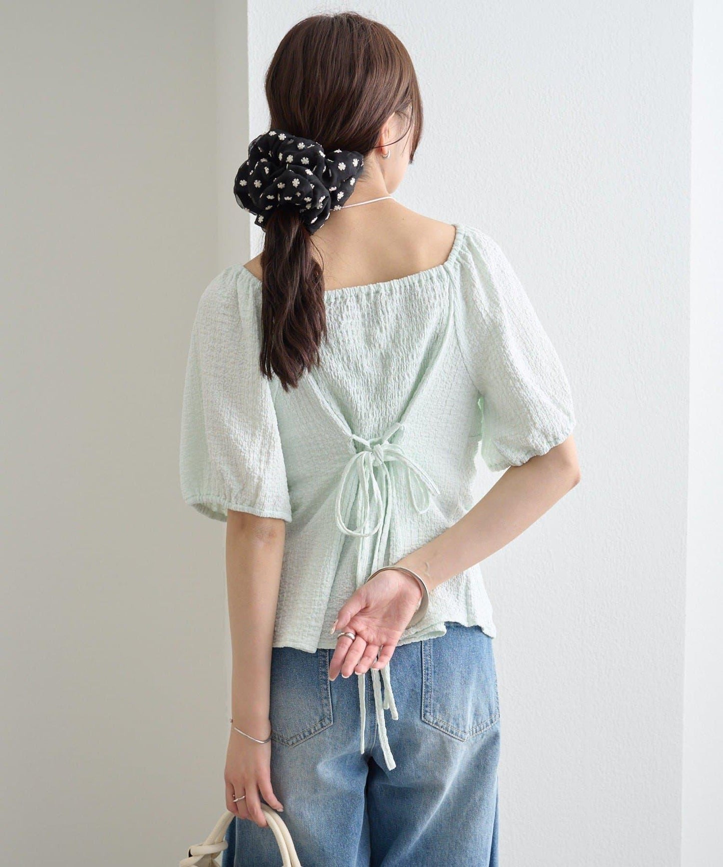 心形領泡泡袖襯衫