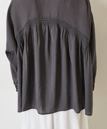 後弧形抽褶設計襯衫