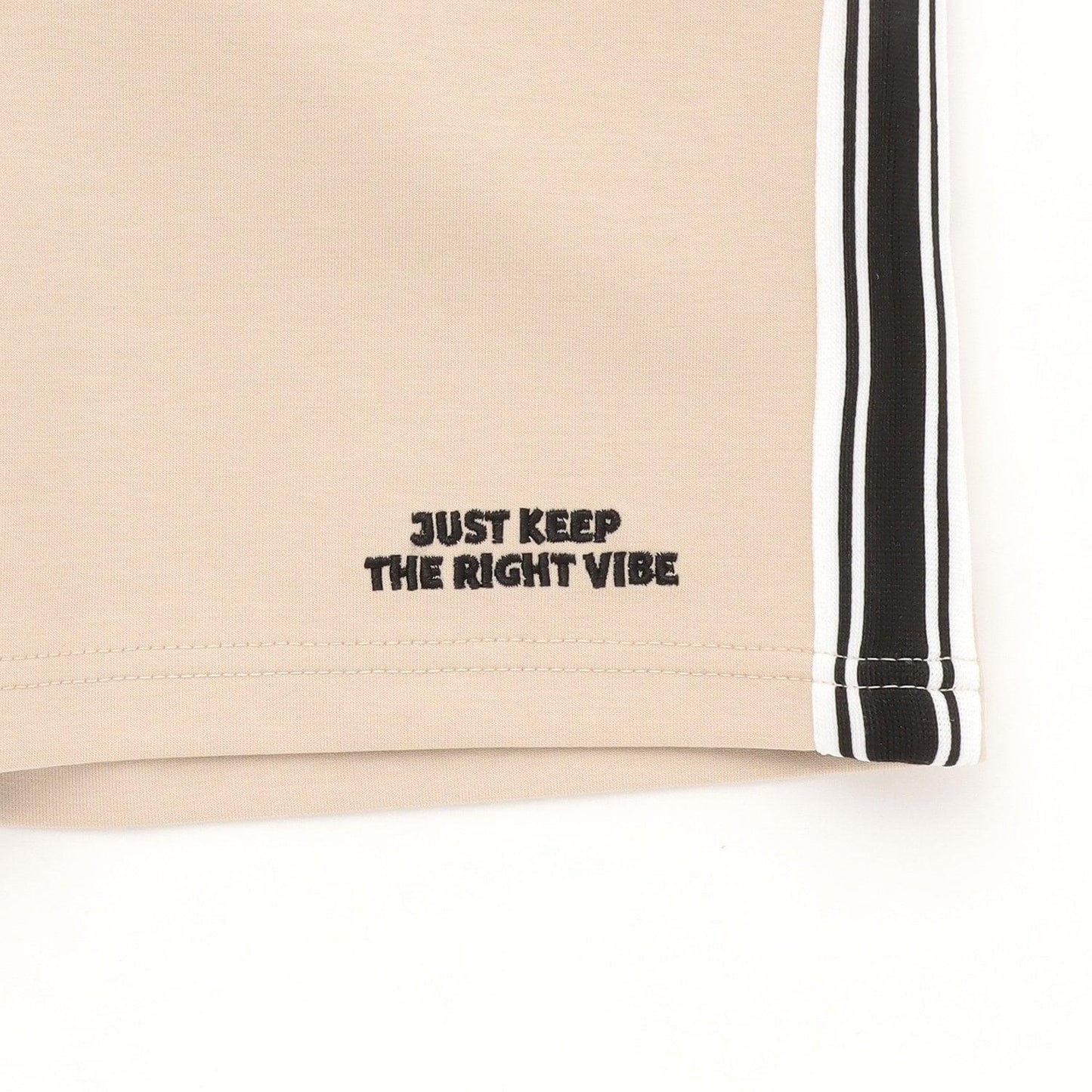 成套搭配 校園適用 側邊條紋 休閒短褲