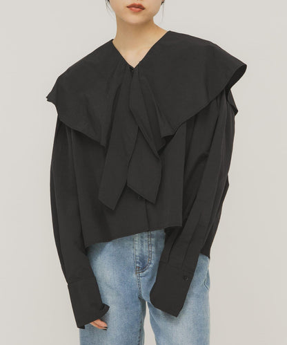 荷葉邊大翻領設計 襯衫