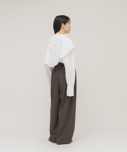 荷葉邊大翻領設計 襯衫