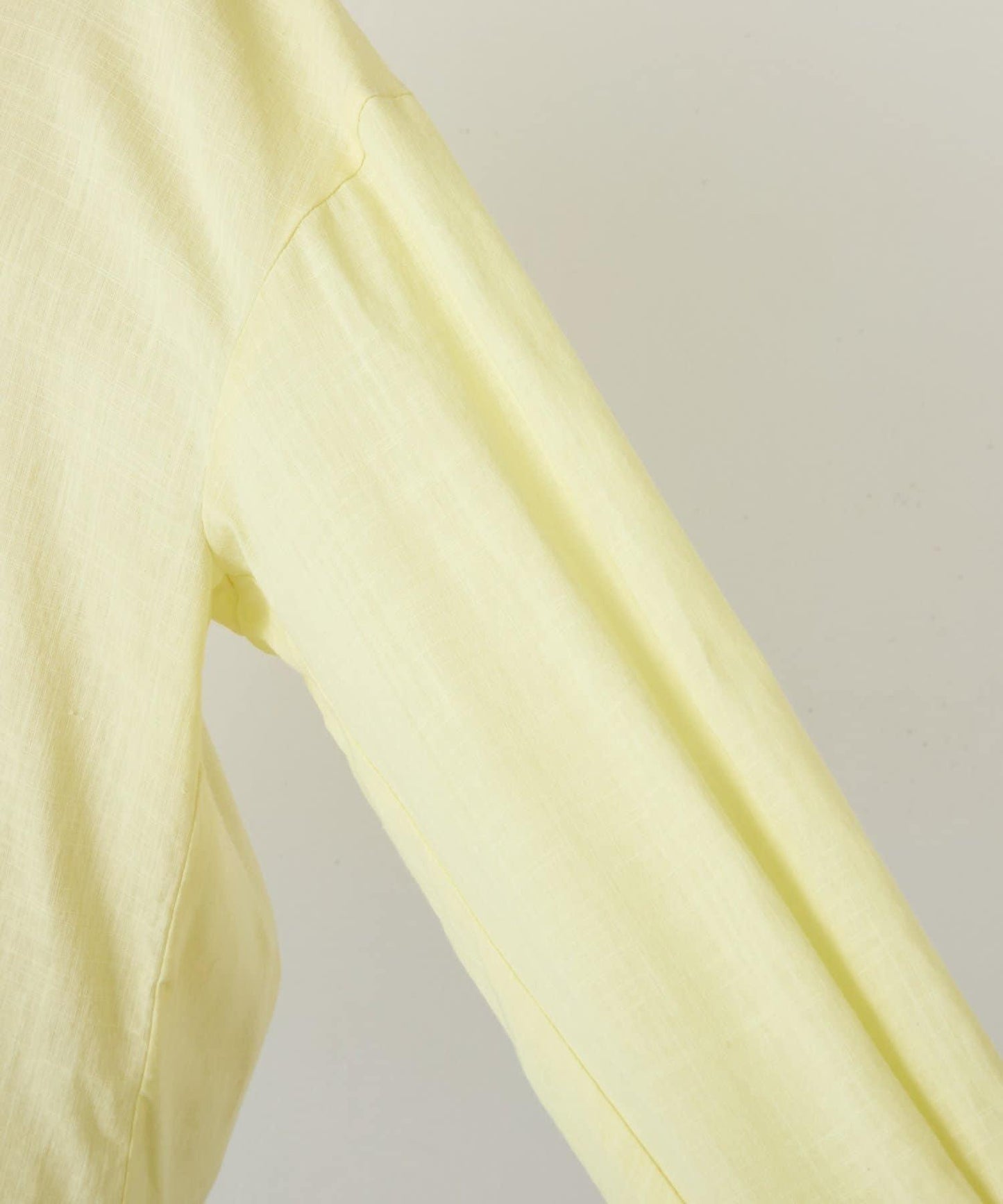 清爽亞麻混後扭結設計襯衫