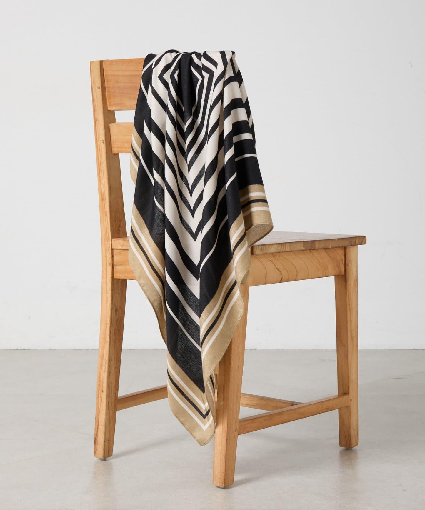 大尺寸 方形圖案 絲巾 90×90