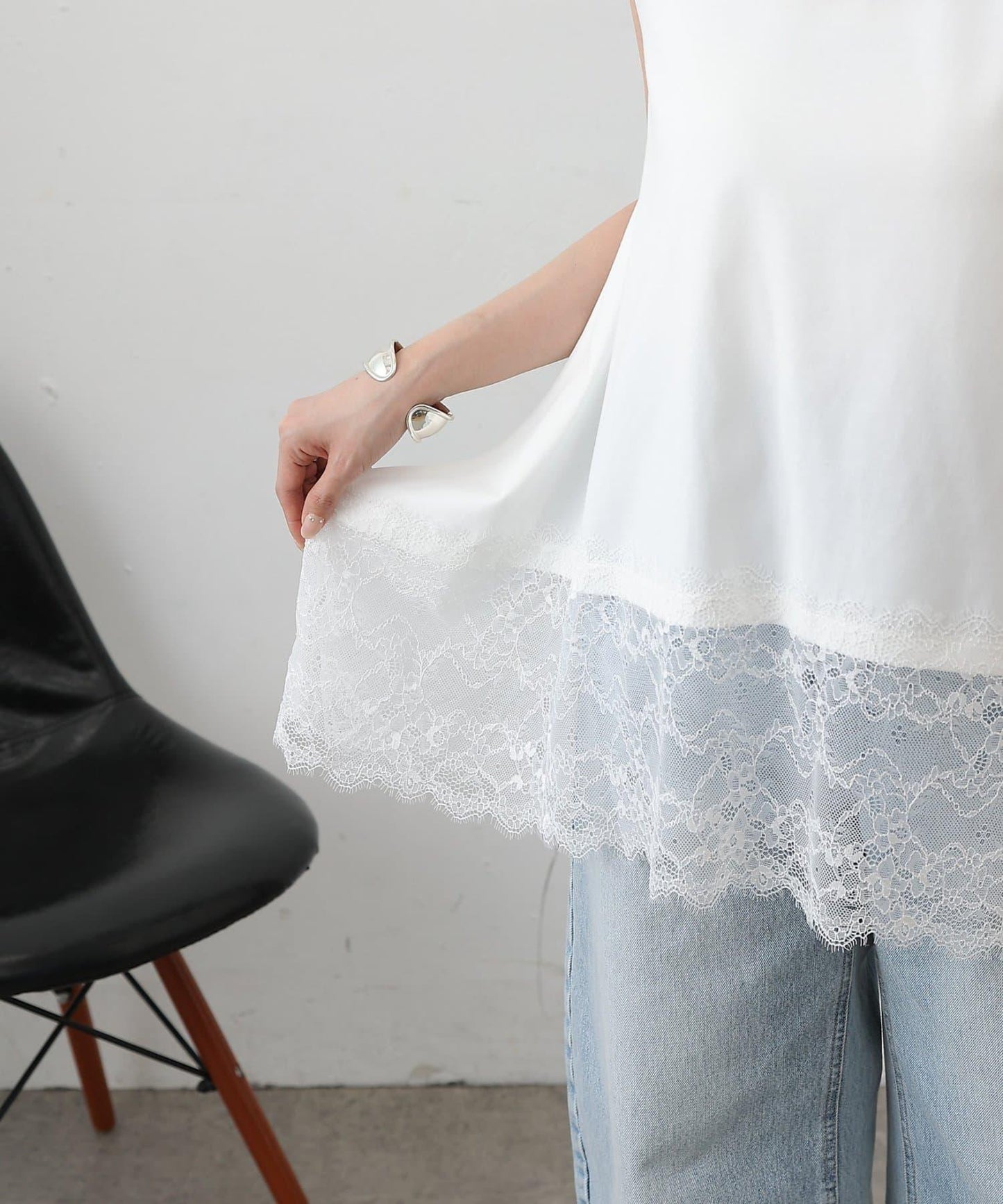 蕾絲下襬 不規則下襬 無袖 套頭上衣