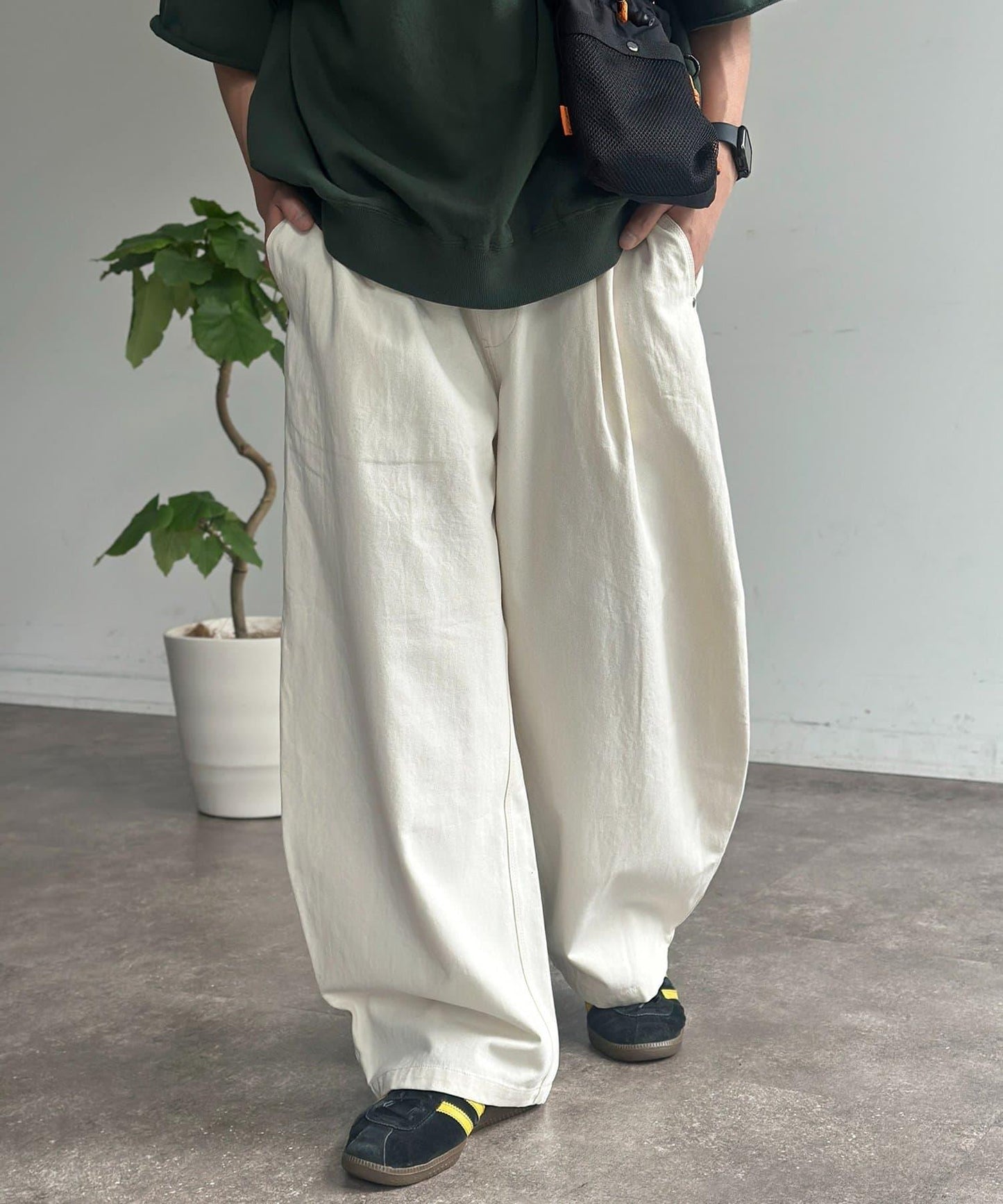 休閒彎刀帆布褲子