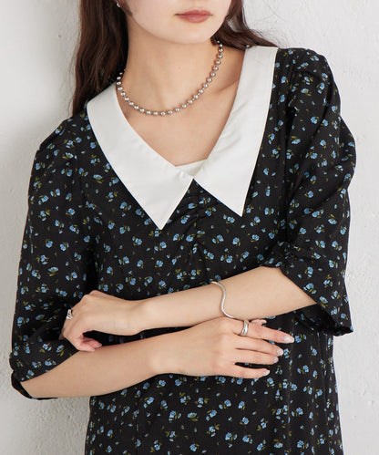 翻領花卉連衣裙