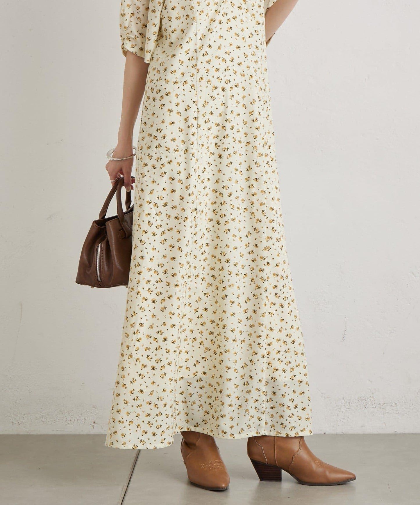 翻領花卉連衣裙