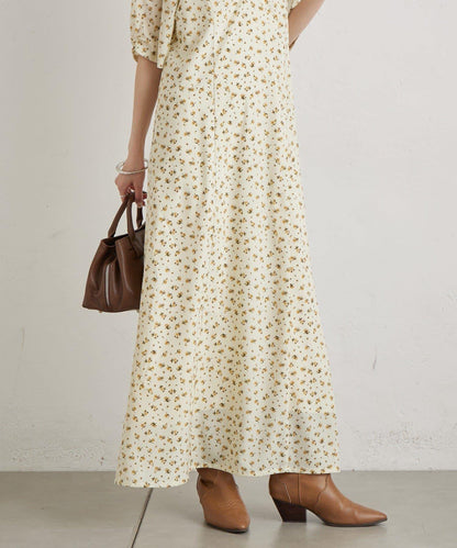 翻領花卉連衣裙