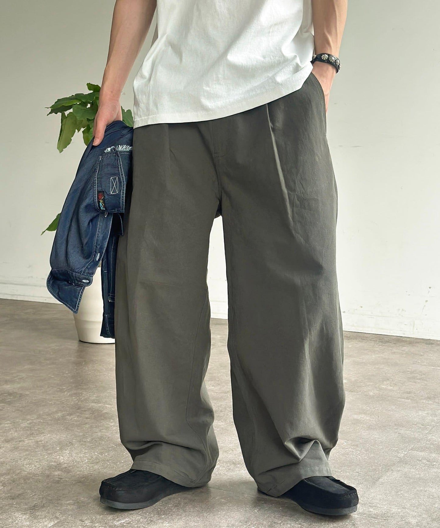 休閒彎刀帆布褲子