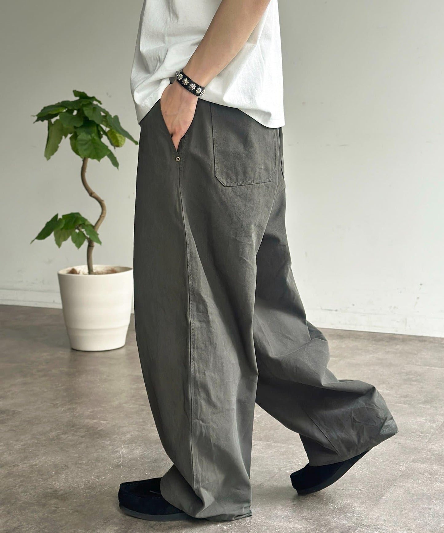 休閒彎刀帆布褲子