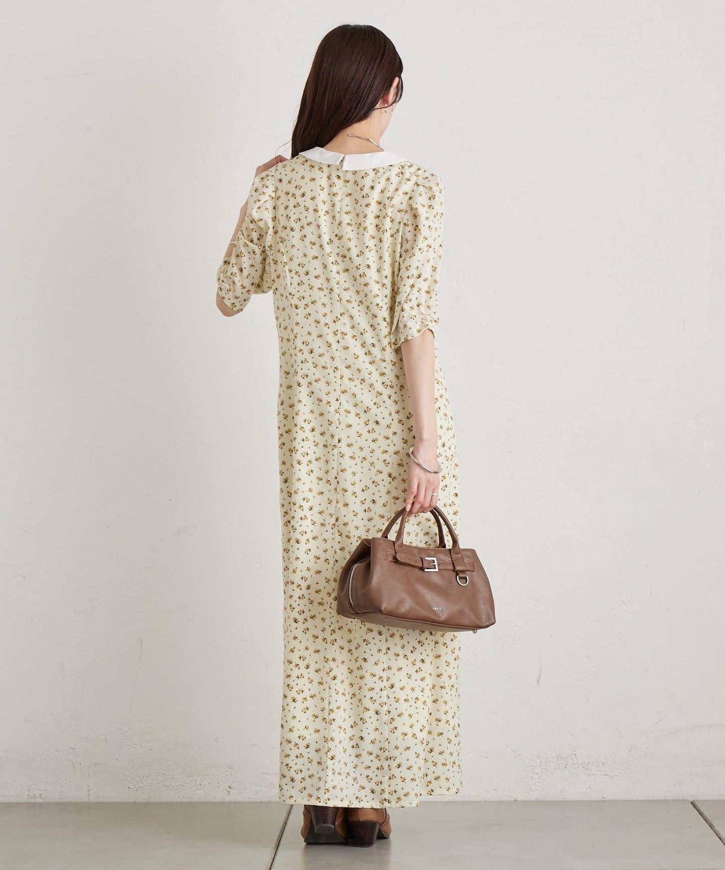 翻領花卉連衣裙