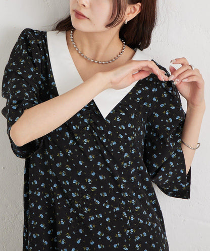 翻領花卉連衣裙