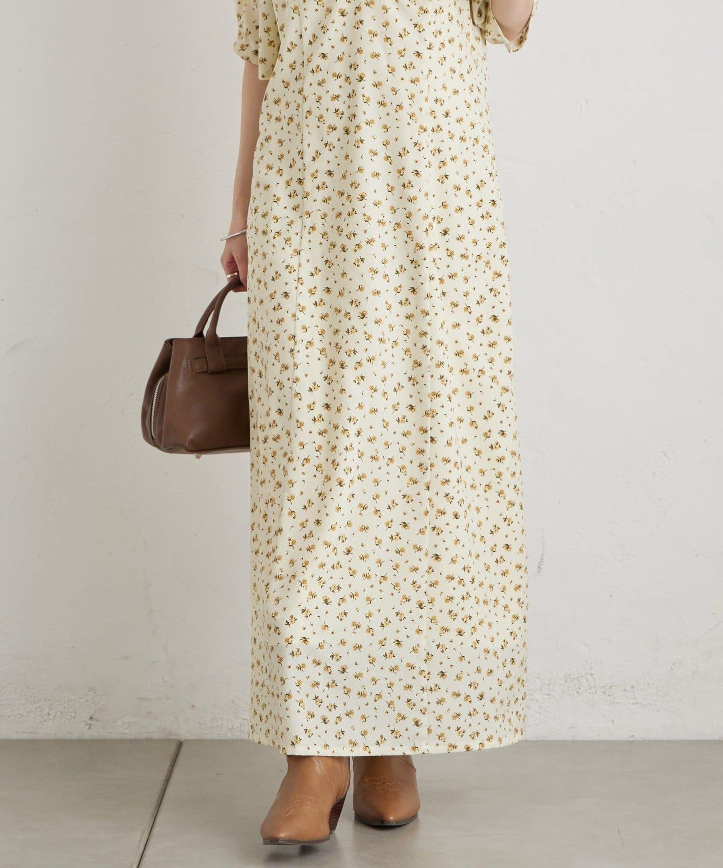 翻領花卉連衣裙