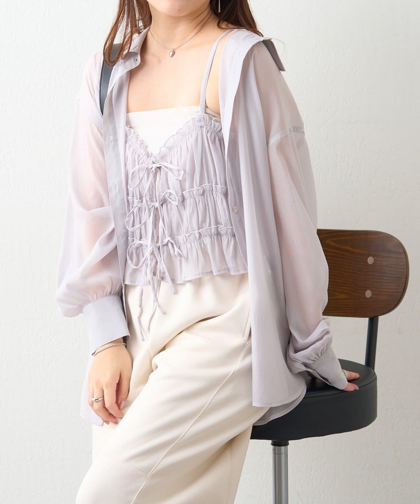 透紗亮絲 附束胸設計 襯衫上衣