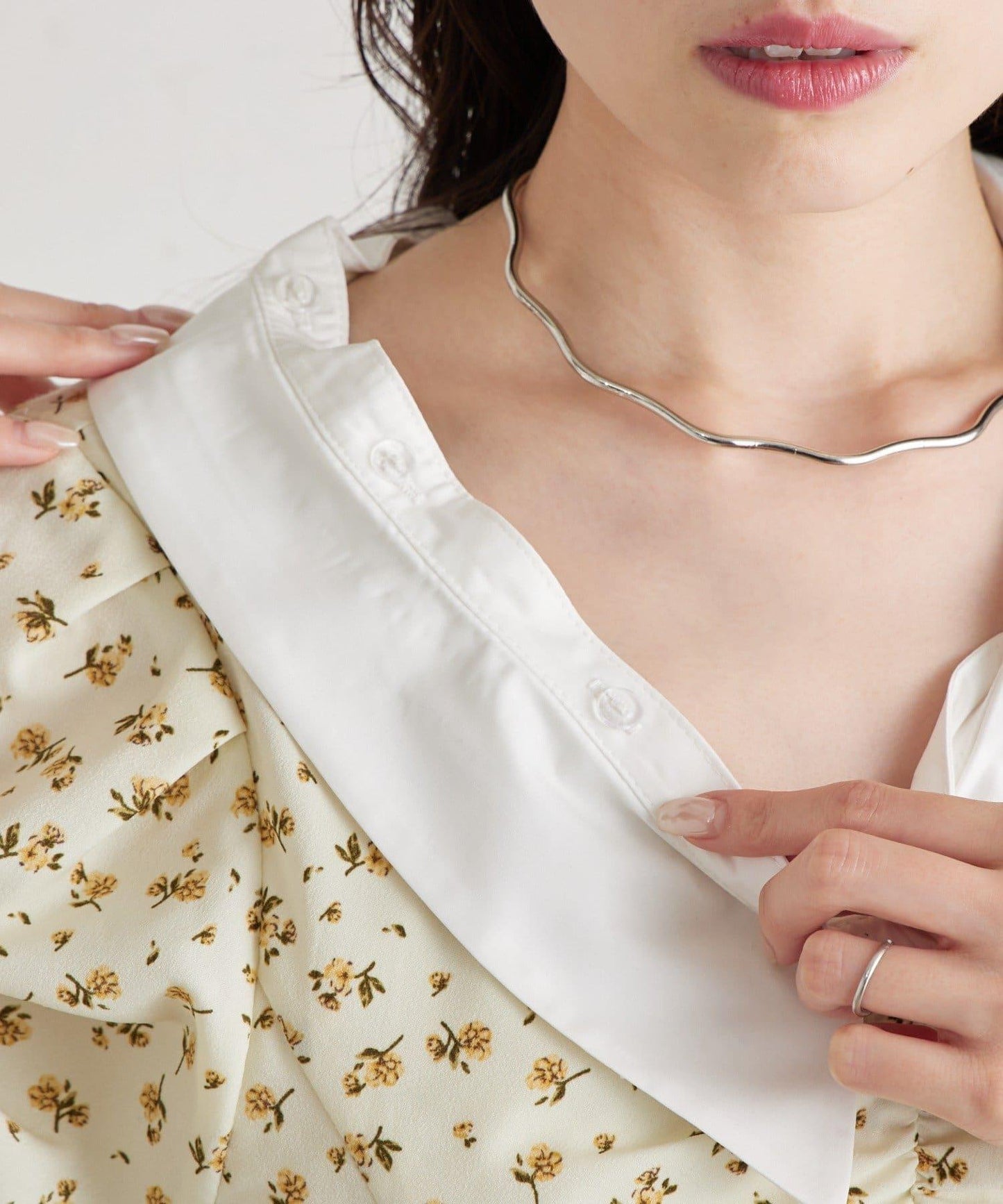 翻領花卉連衣裙