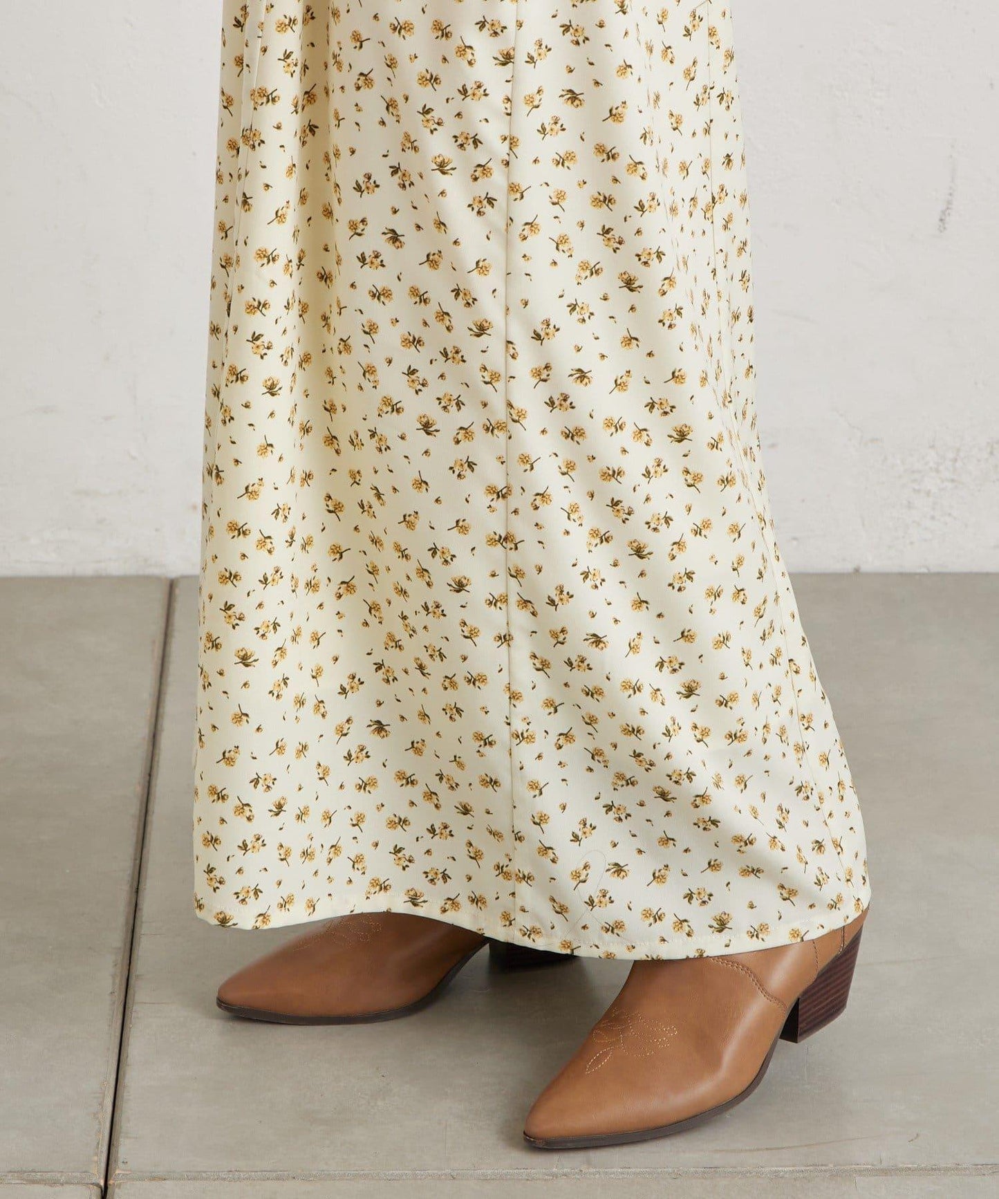 翻領花卉連衣裙