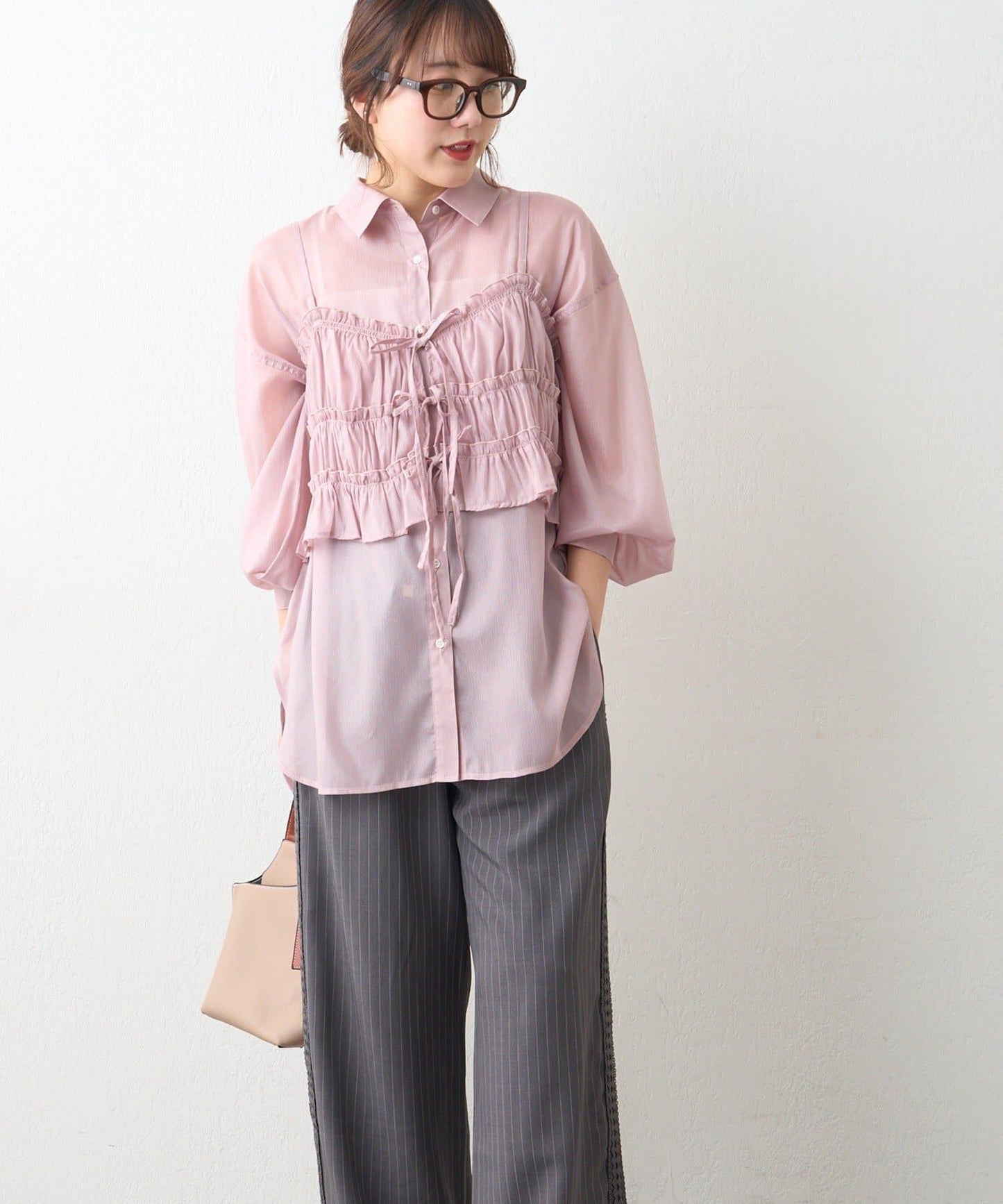透紗亮絲 附束胸設計 襯衫上衣