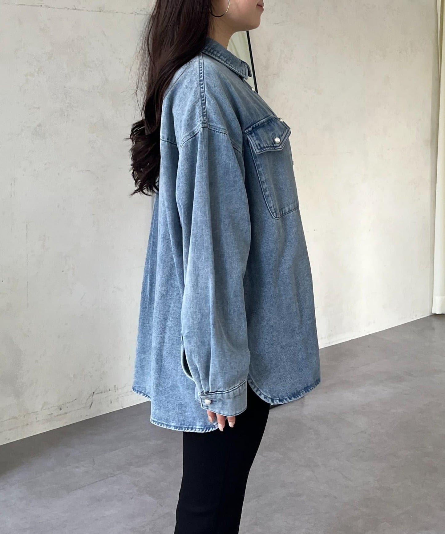 珍珠紐扣 寬鬆廓形 牛仔襯衫