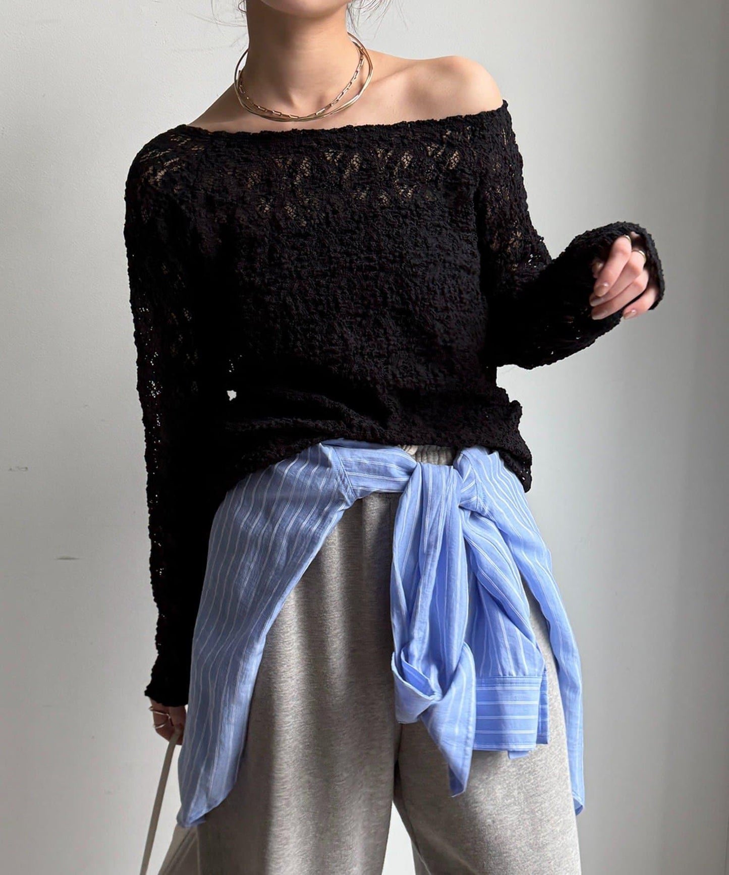 蕾絲一字肩上衣