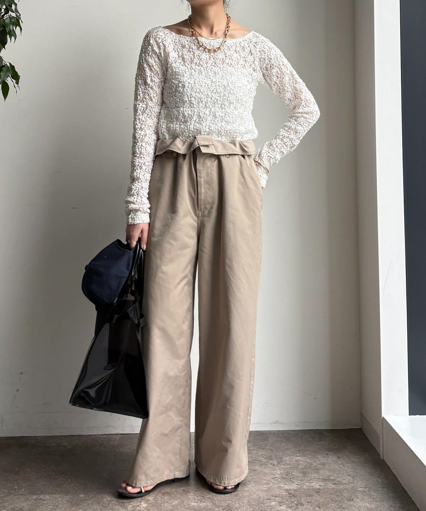 蕾絲一字肩上衣