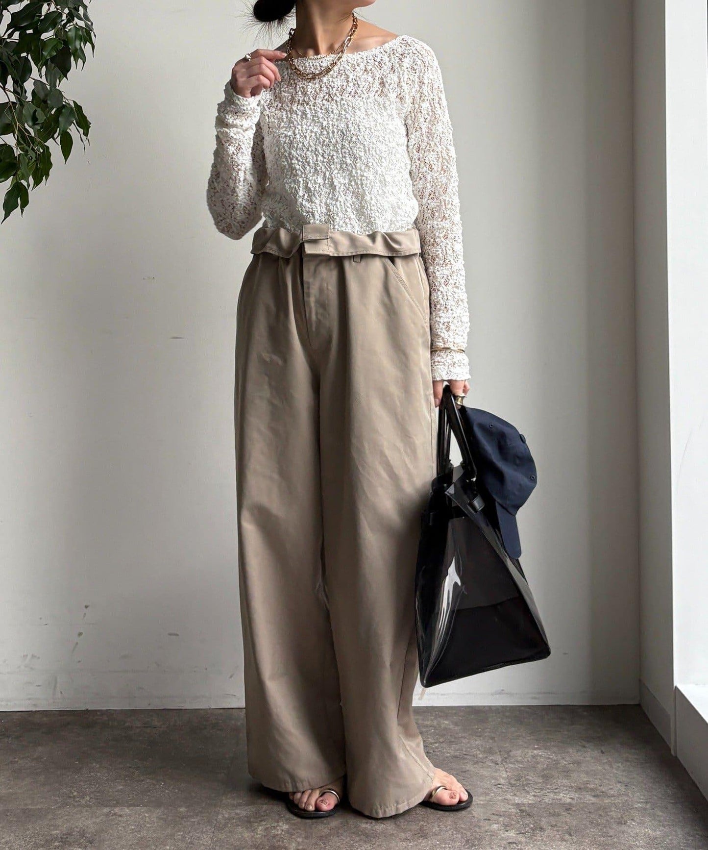 蕾絲一字肩上衣