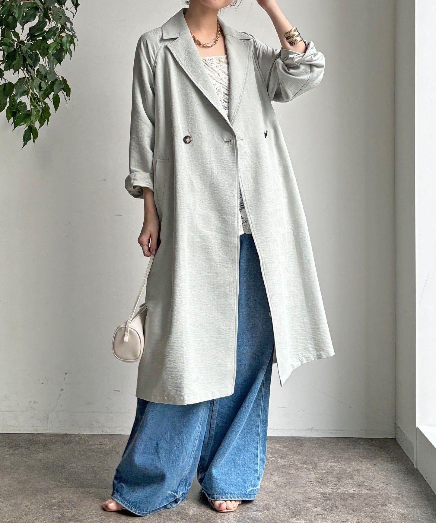 麂皮質感風衣（網絡）