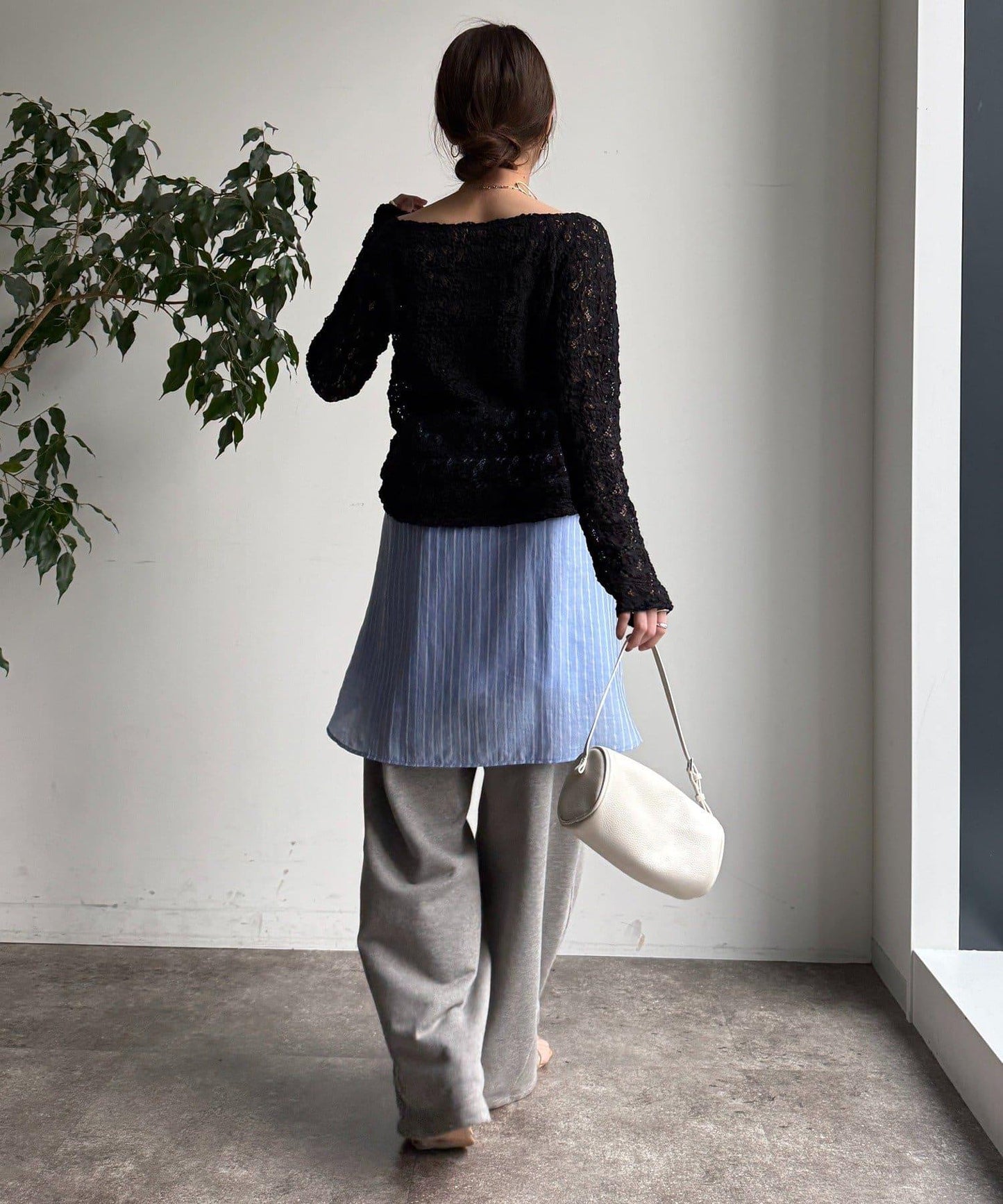 蕾絲一字肩上衣