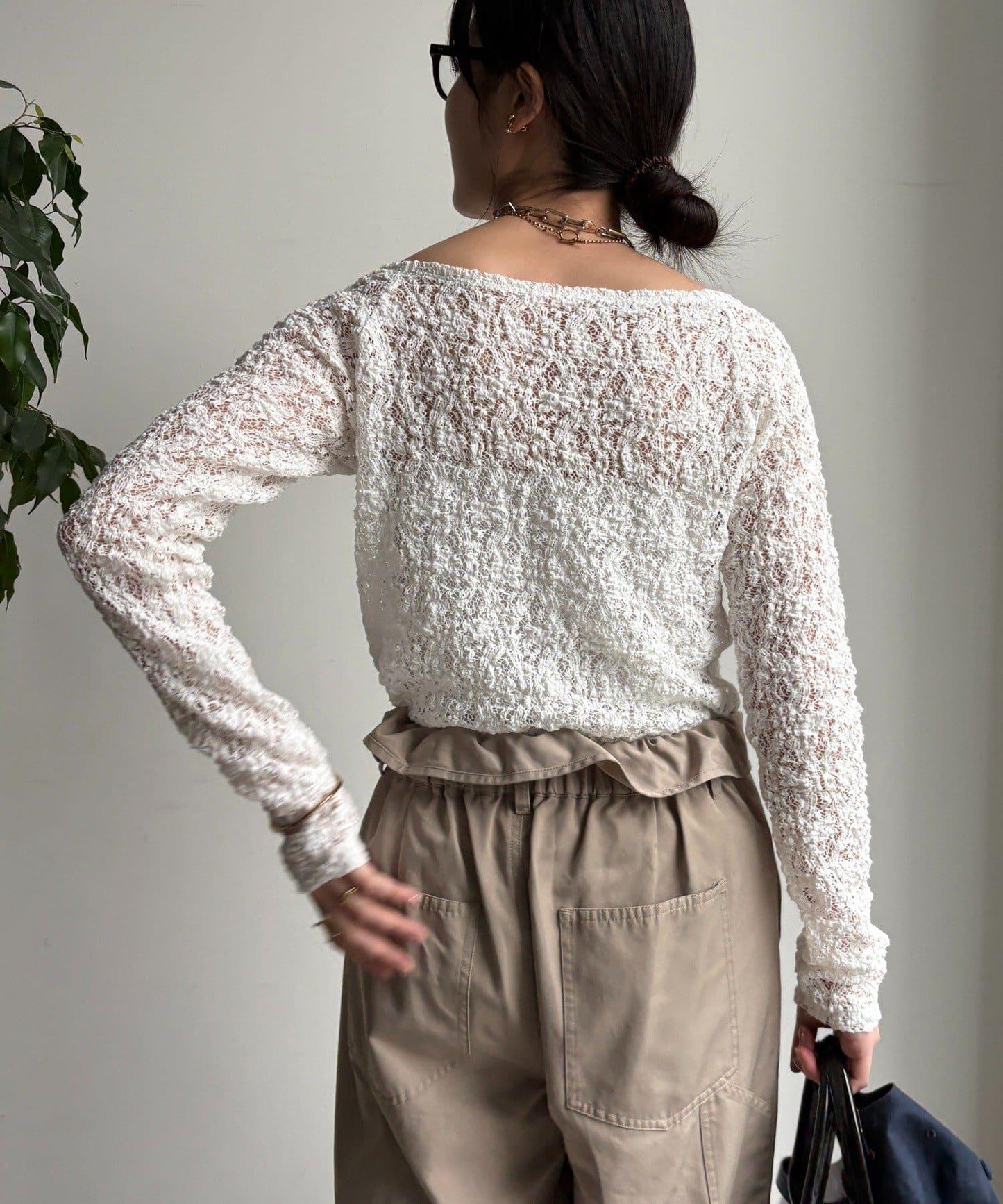 蕾絲一字肩上衣