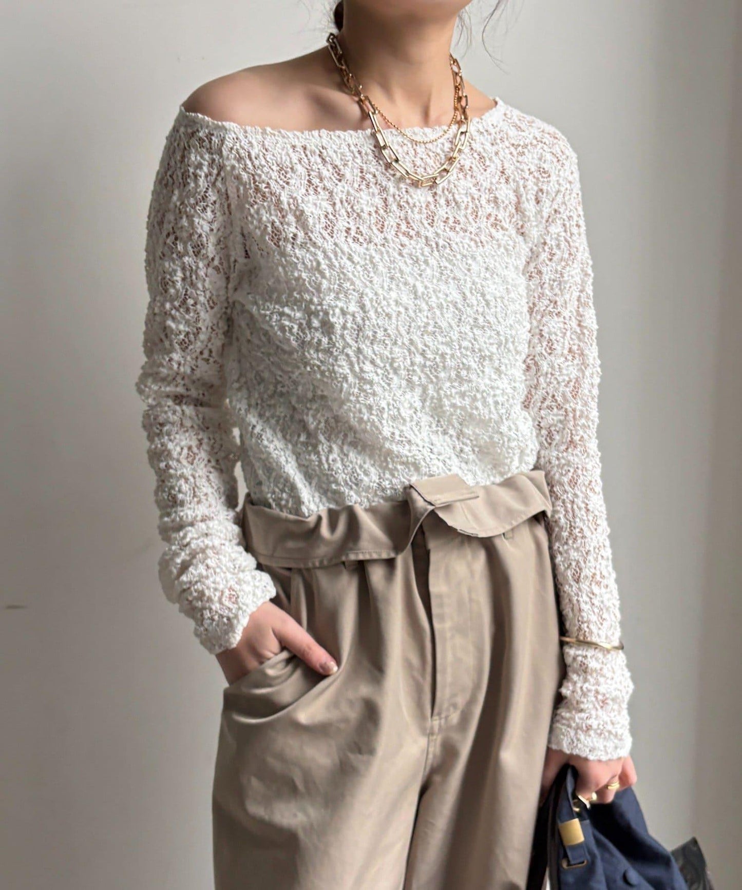 蕾絲一字肩上衣