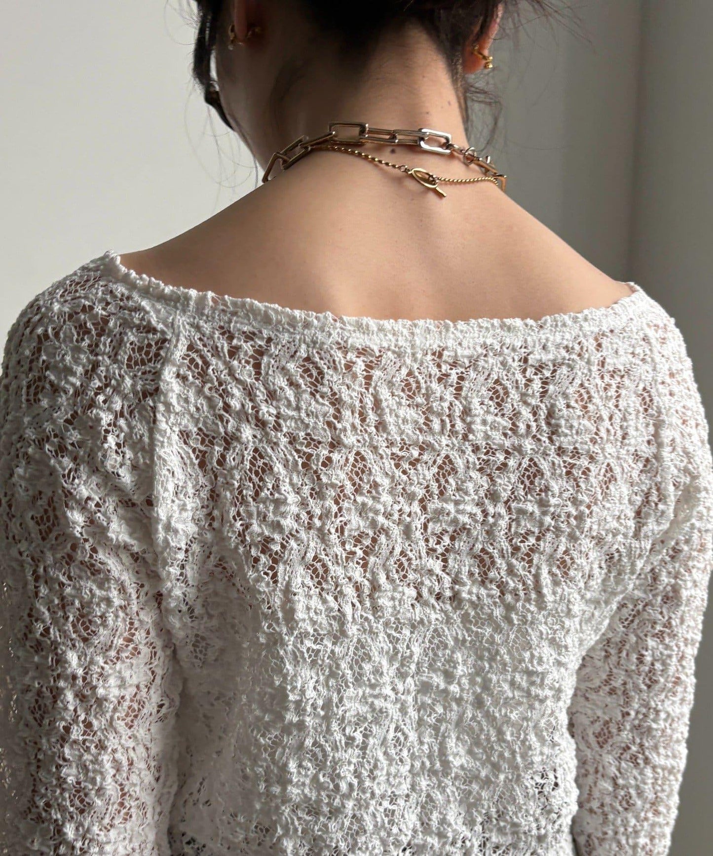 蕾絲一字肩上衣