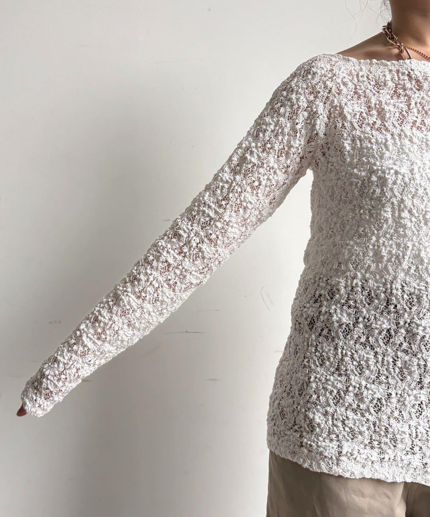 蕾絲一字肩上衣