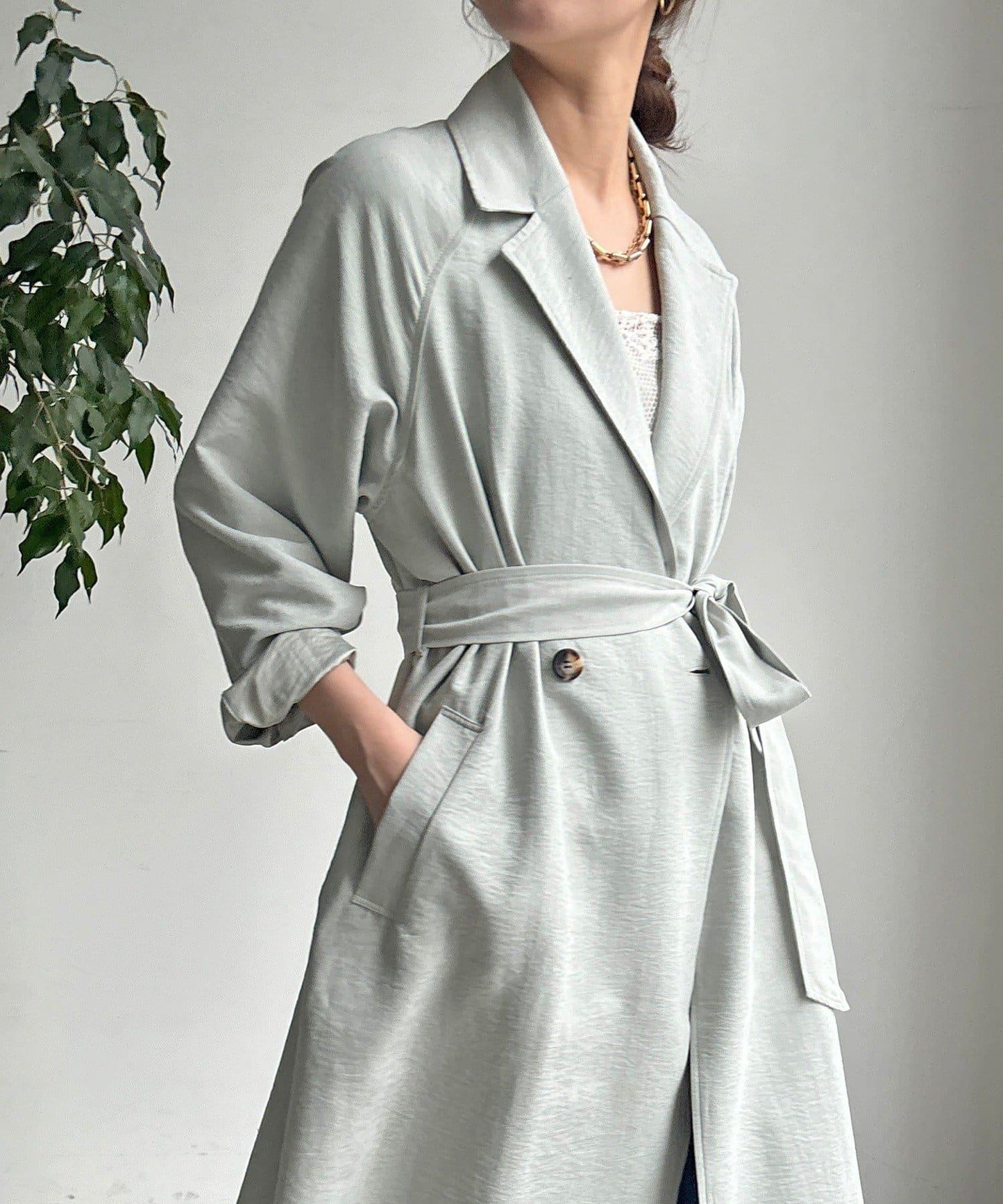 麂皮質感風衣（網絡）