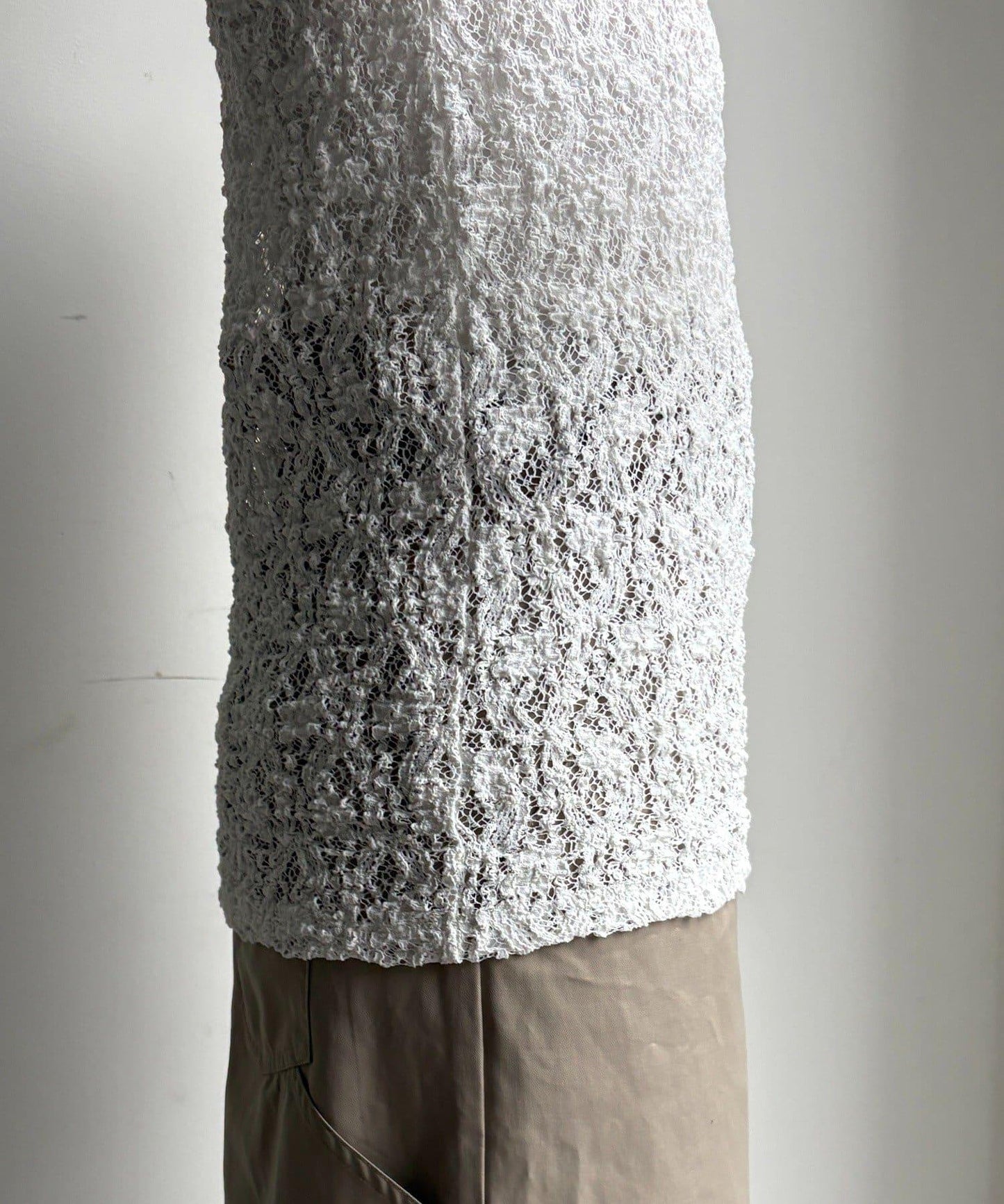 蕾絲一字肩上衣