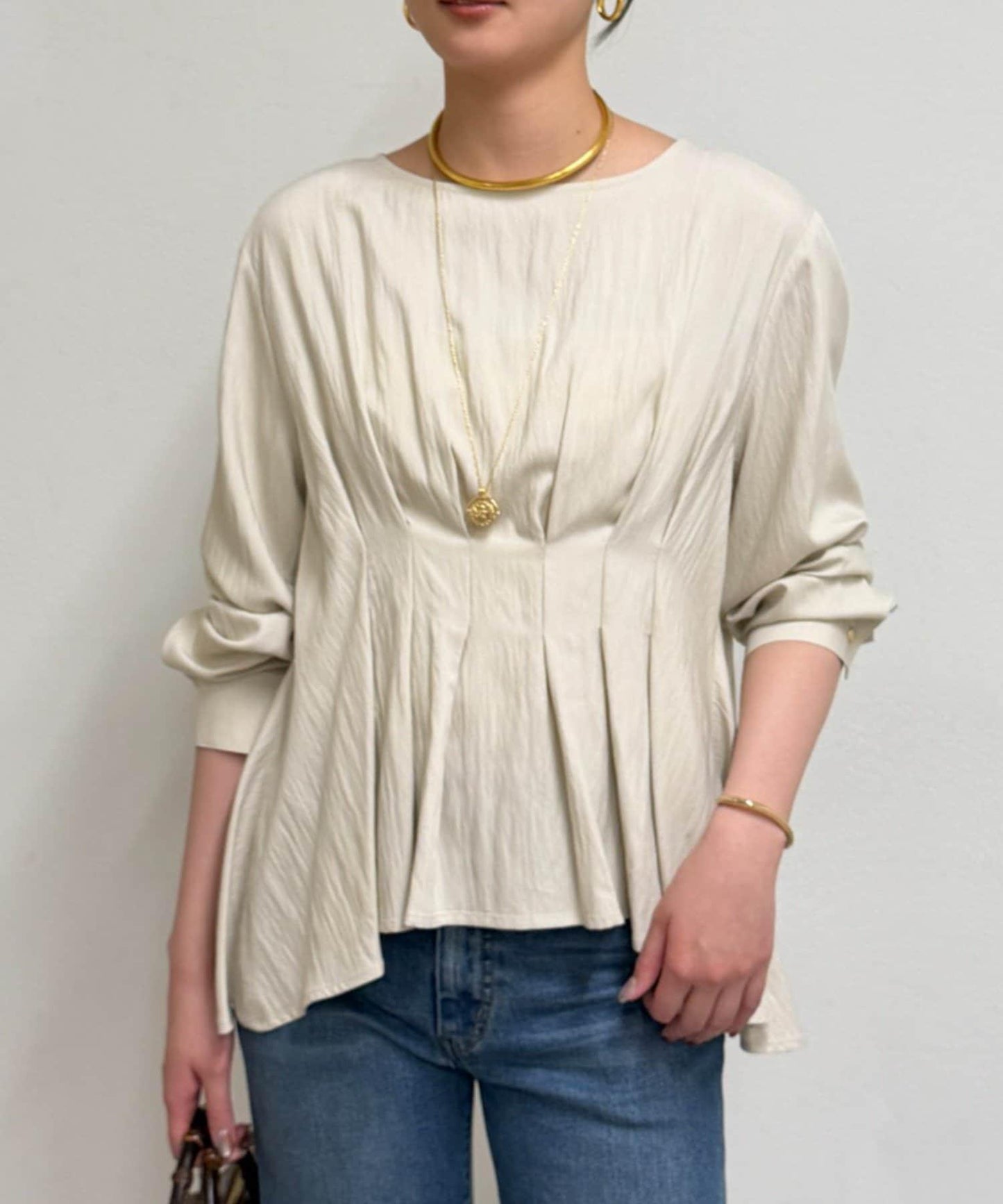 A字版型荷葉邊設計襯衫