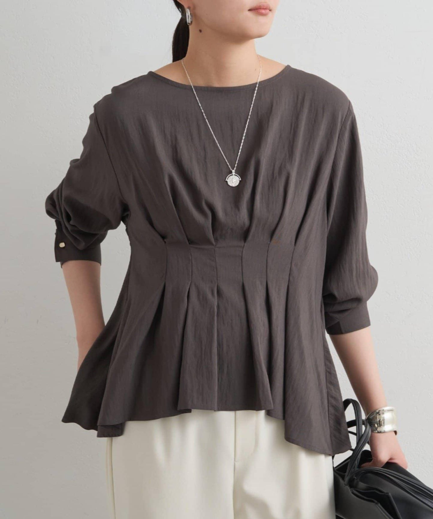 A字版型荷葉邊設計襯衫