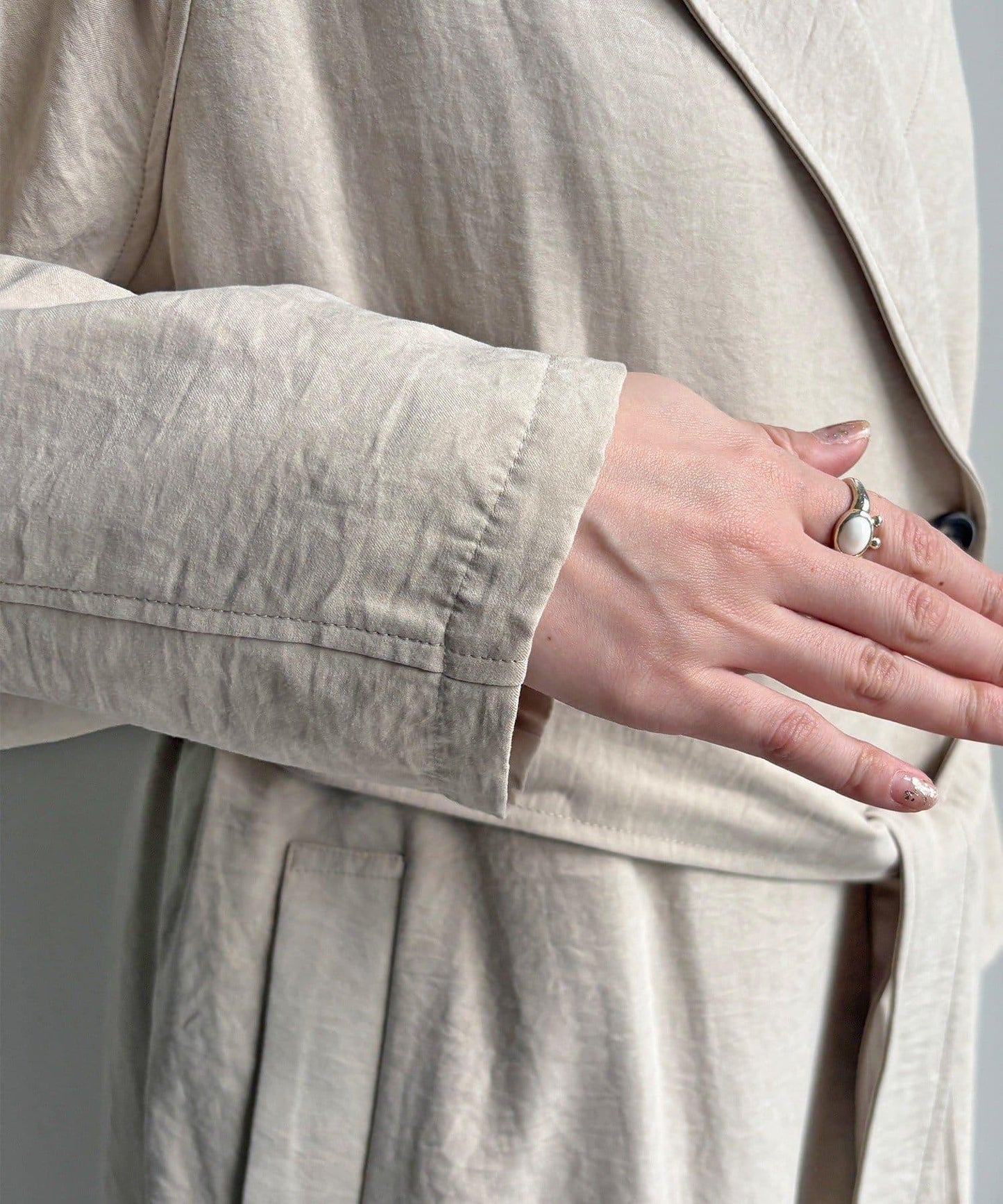 麂皮質感風衣（網絡）