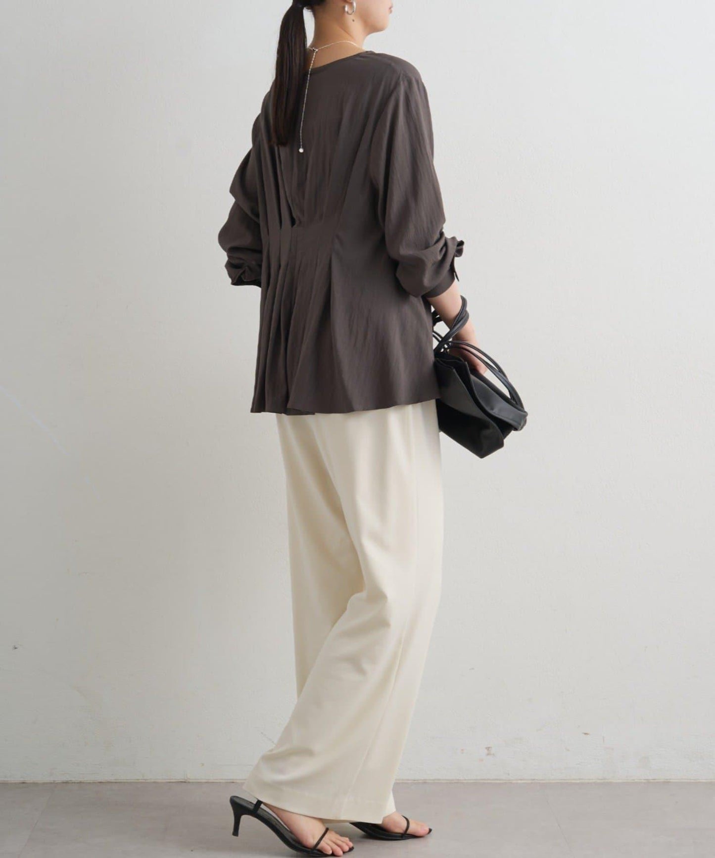 A字版型荷葉邊設計襯衫