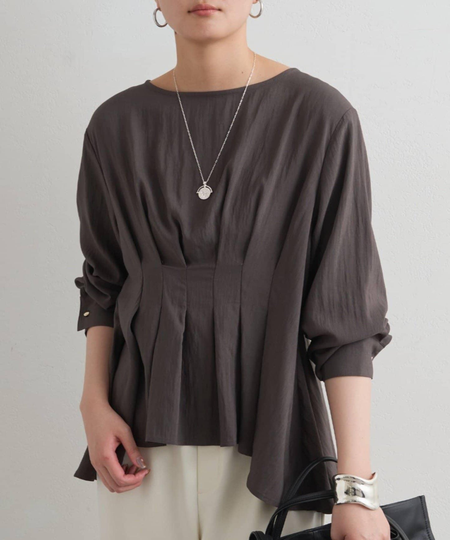 A字版型荷葉邊設計襯衫