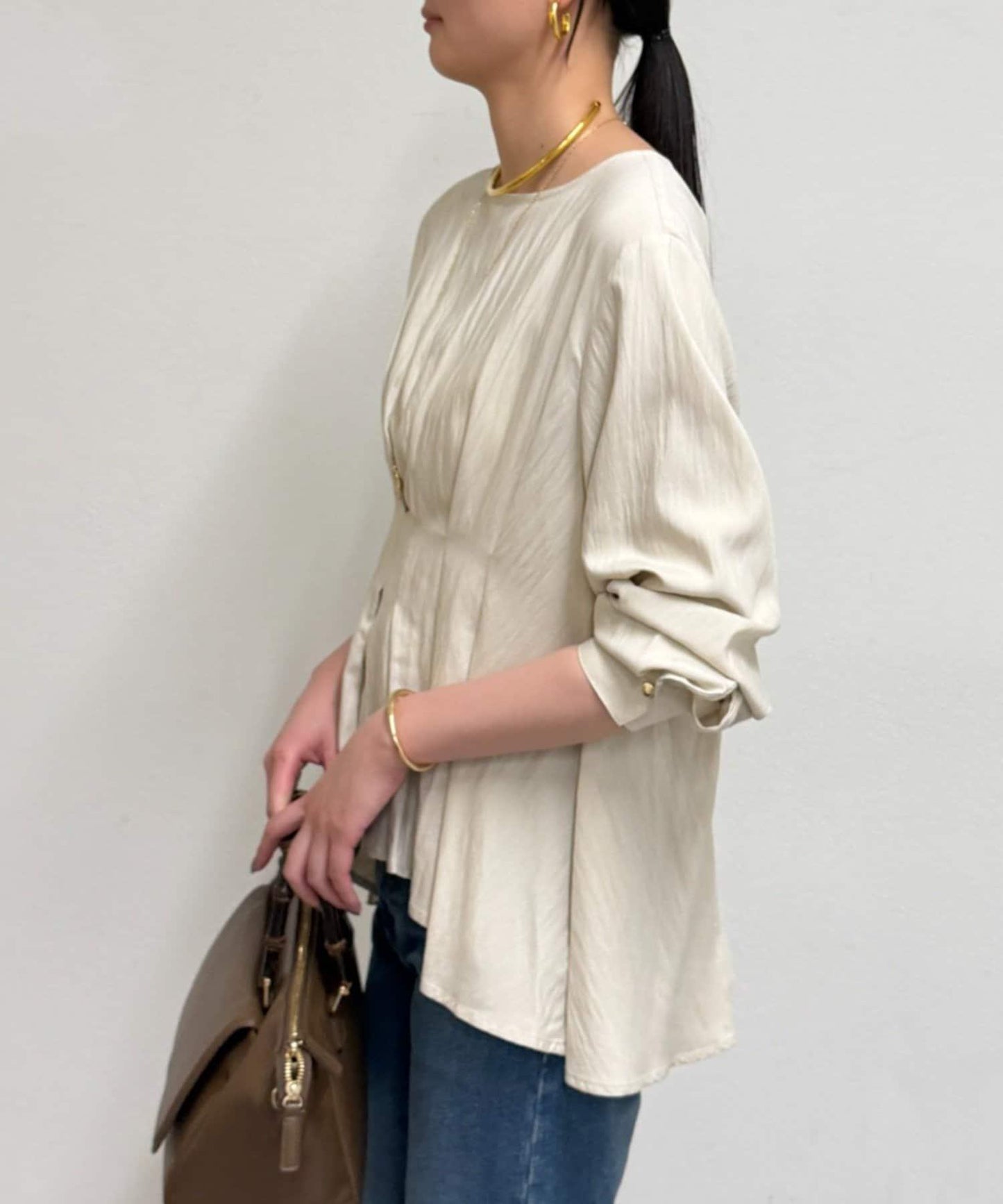 A字版型荷葉邊設計襯衫