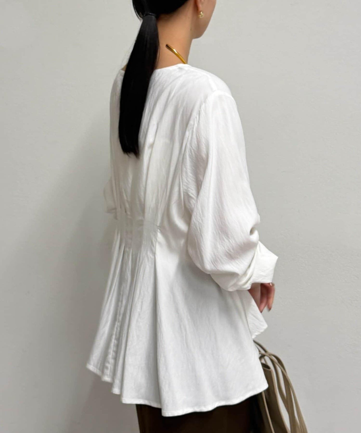 A字版型荷葉邊設計襯衫