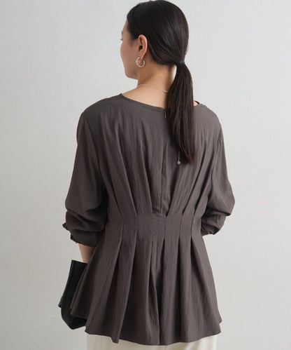 A字版型荷葉邊設計襯衫